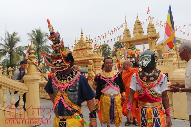 Lễ dâng y Kathina tại chùa Khmer